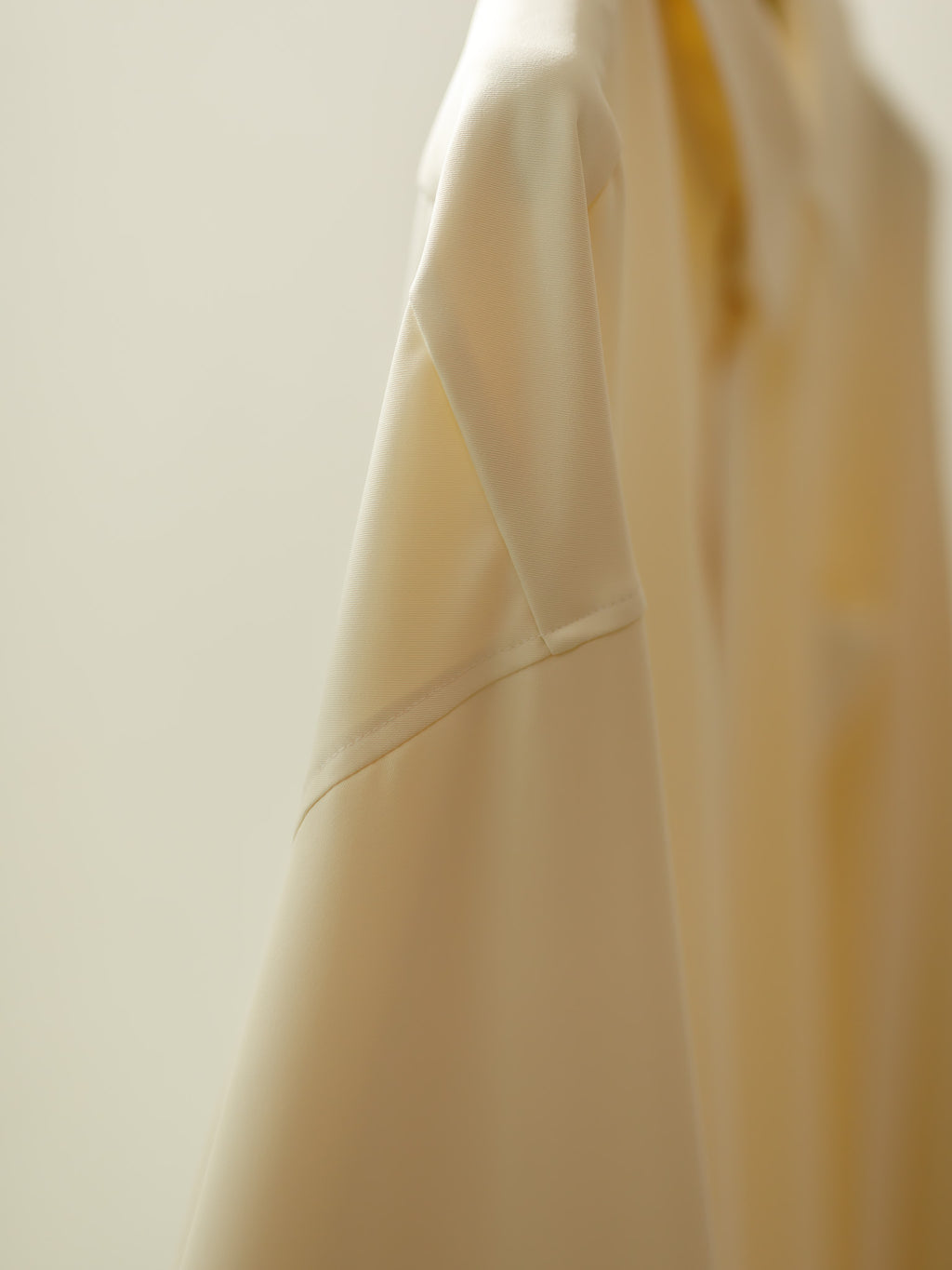 long-sleeve shirt (white)