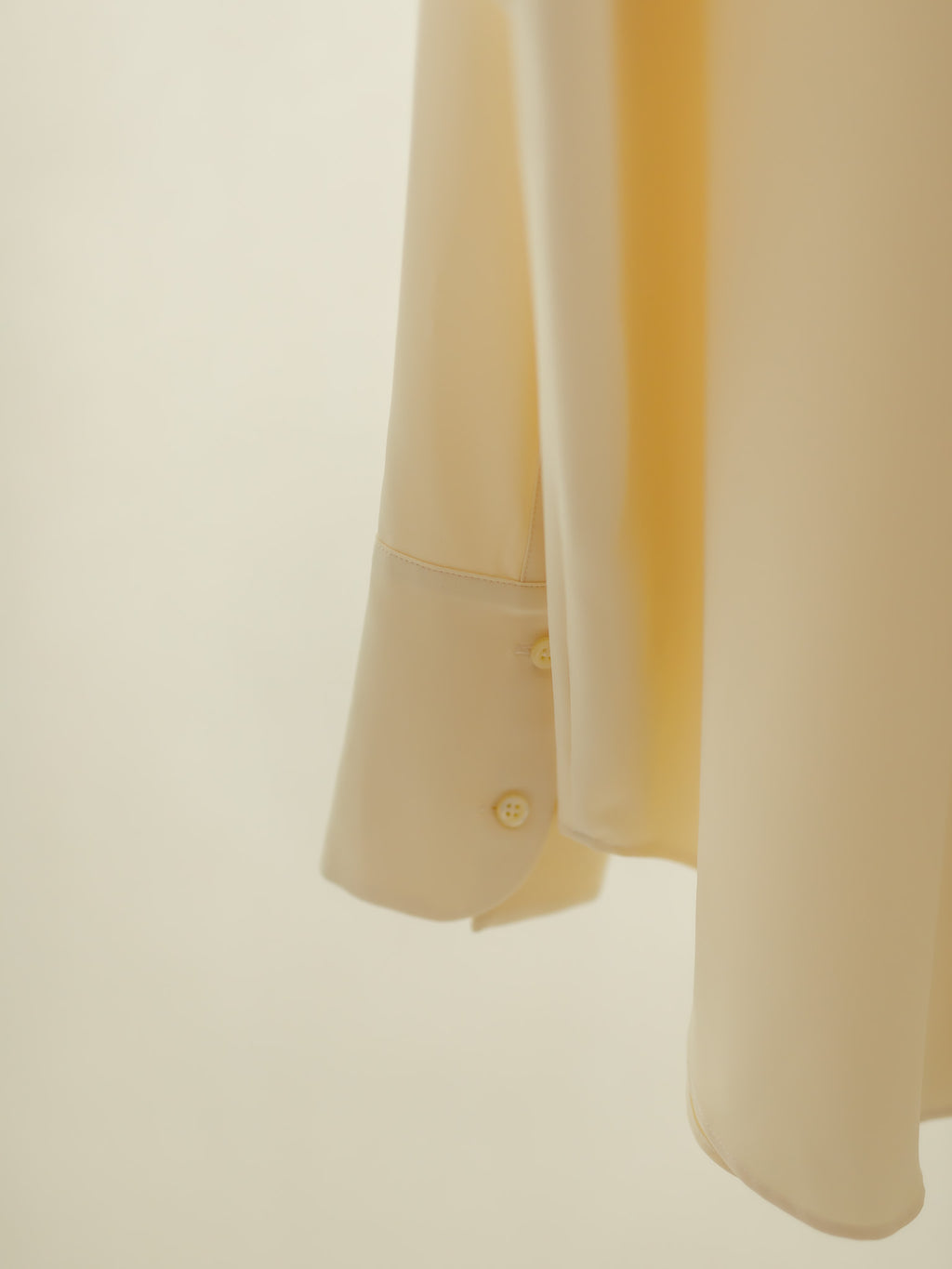 long-sleeve shirt (white)