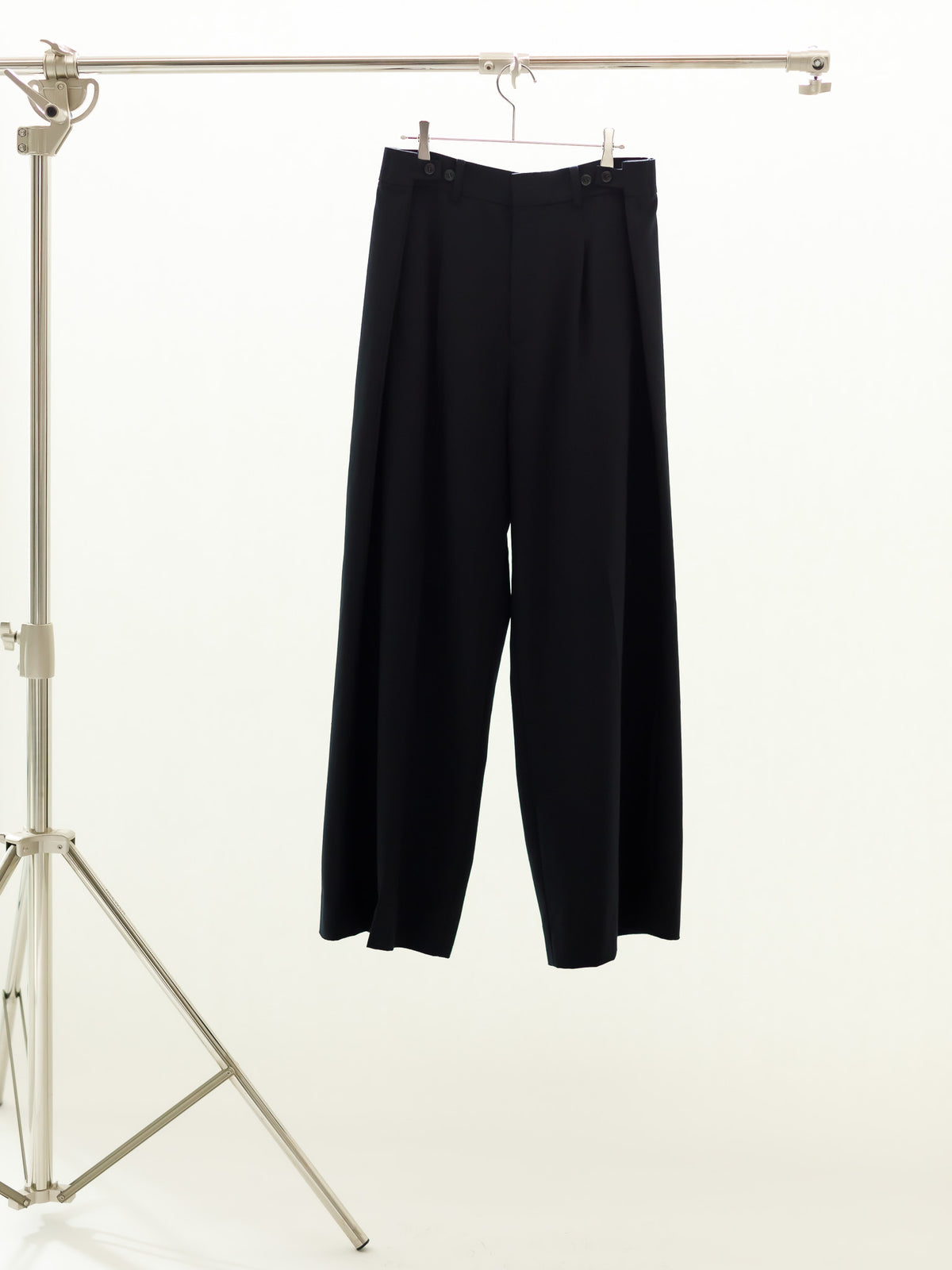 wide tuck pants