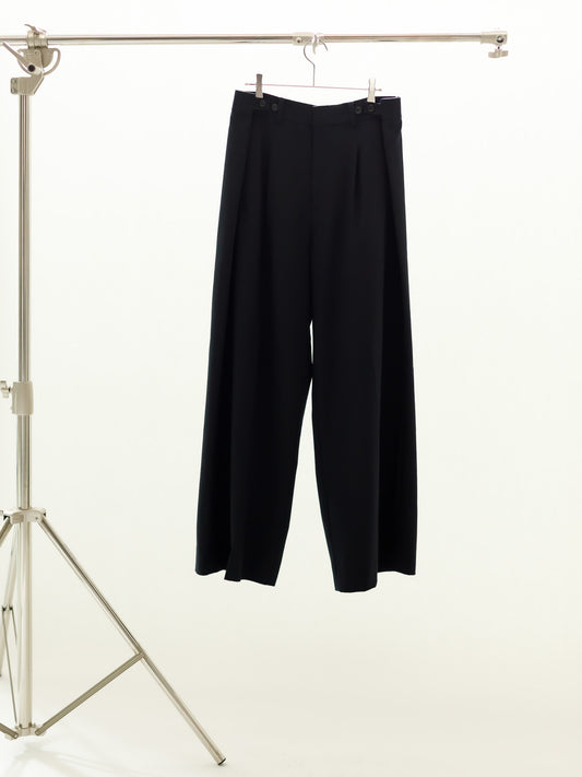 wide tuck pants