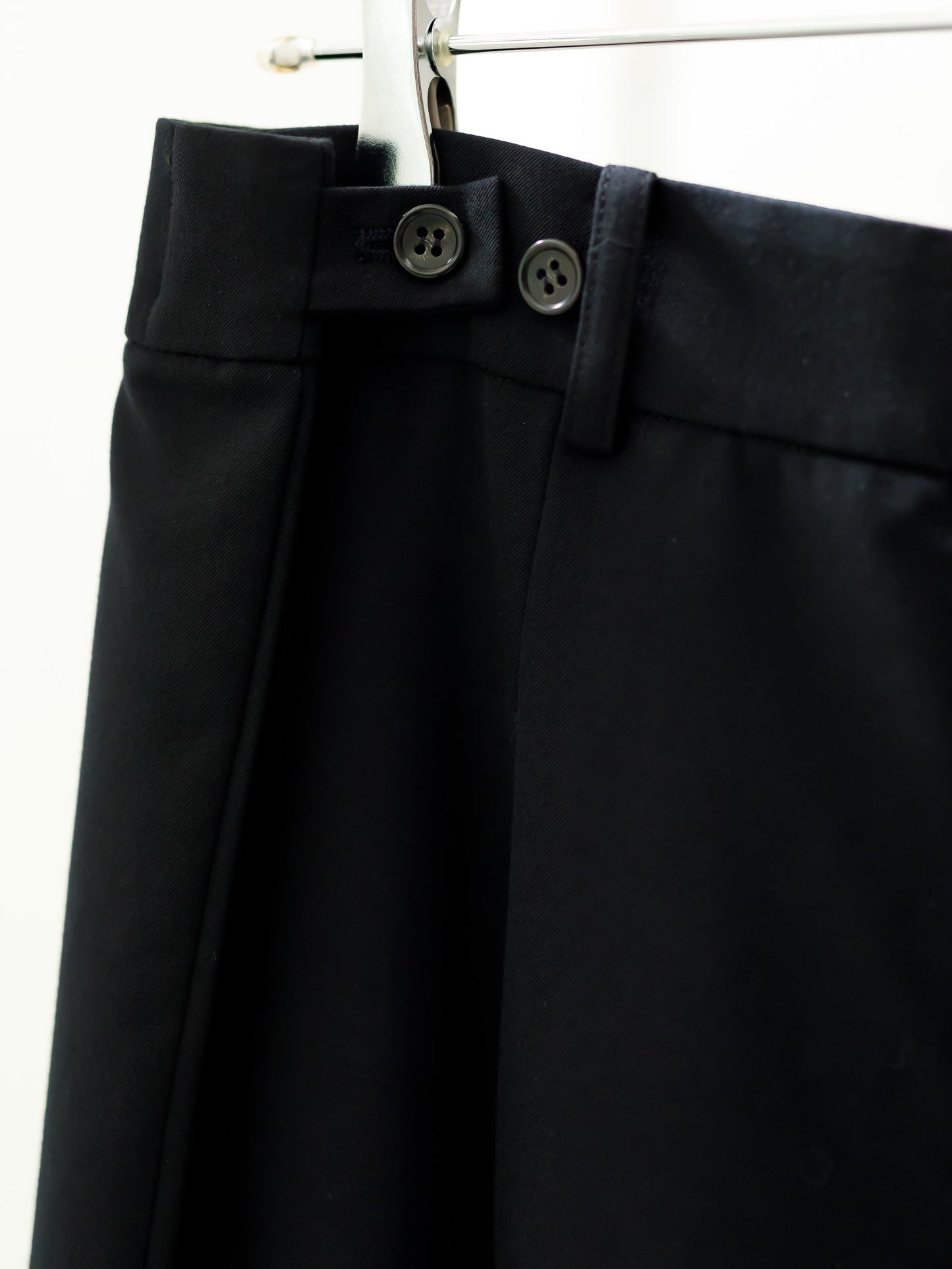 wide tuck pants
