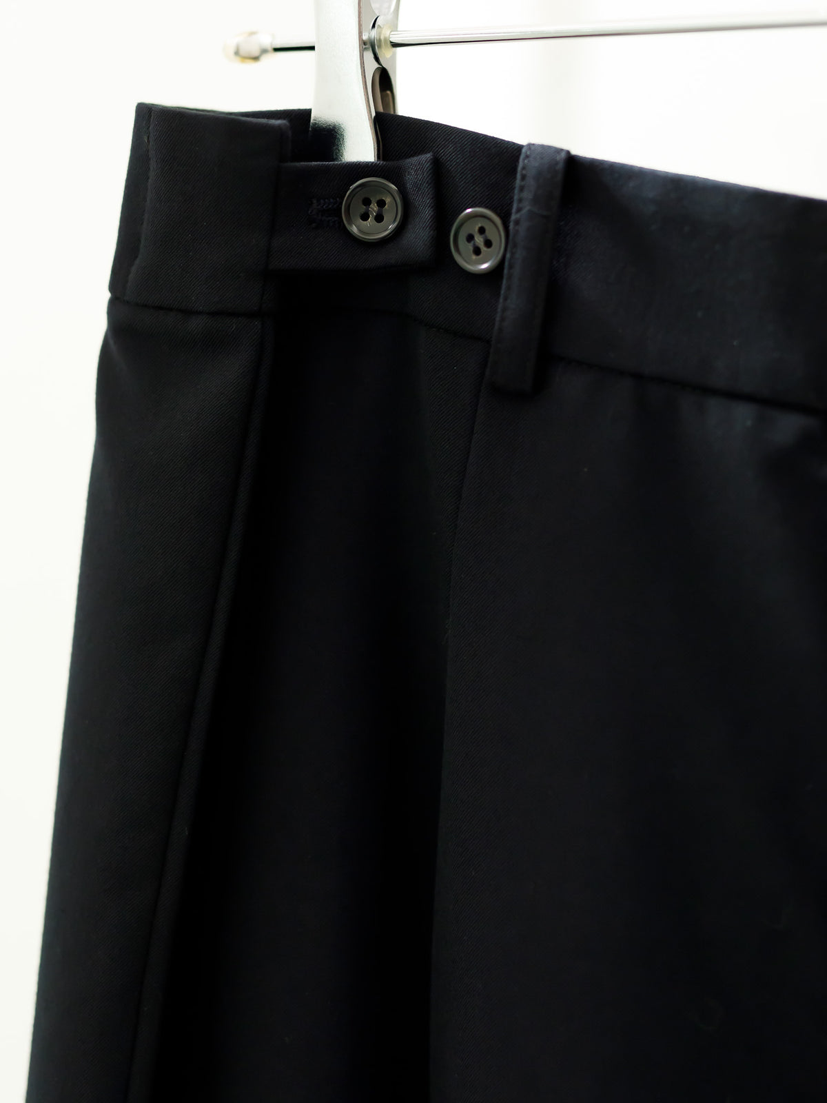wide tuck pants