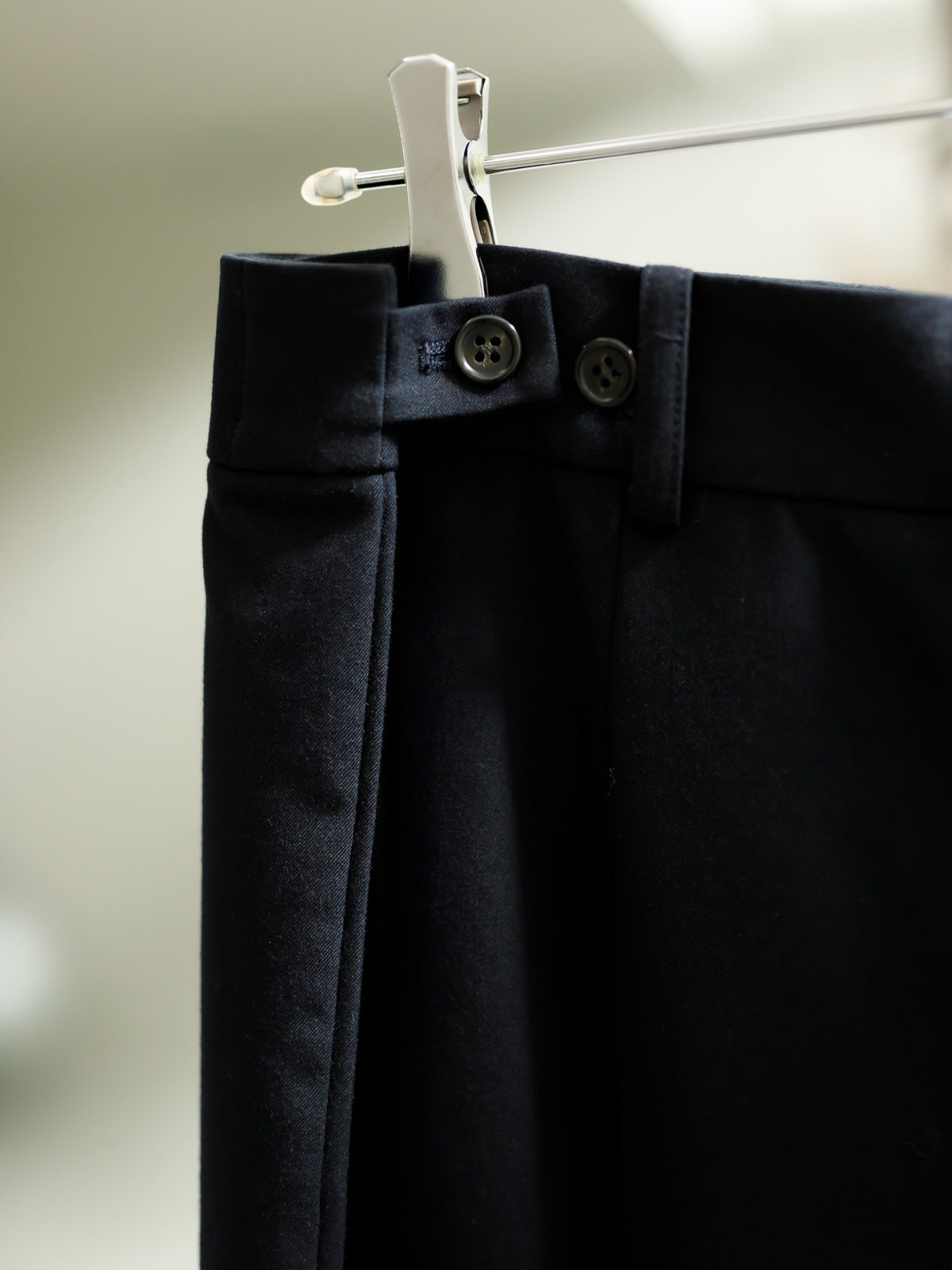 wide tuck pants