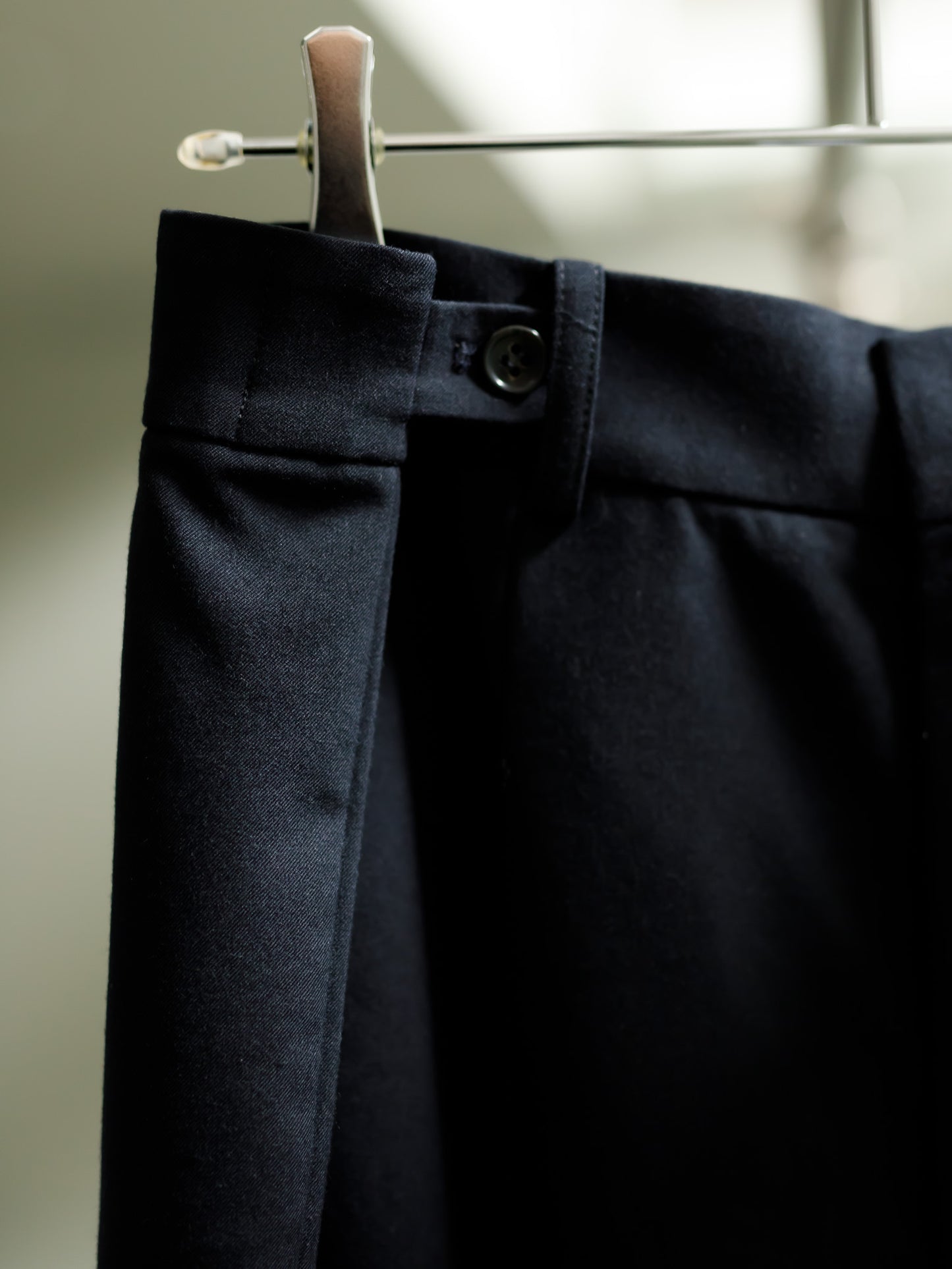 wide tuck pants