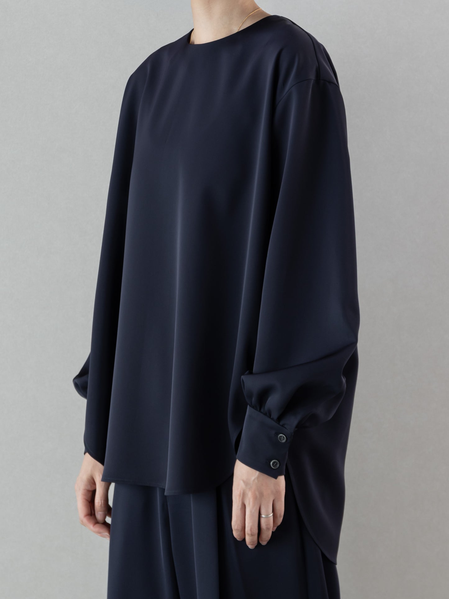 【pre order】round neck blouse -triacetate-