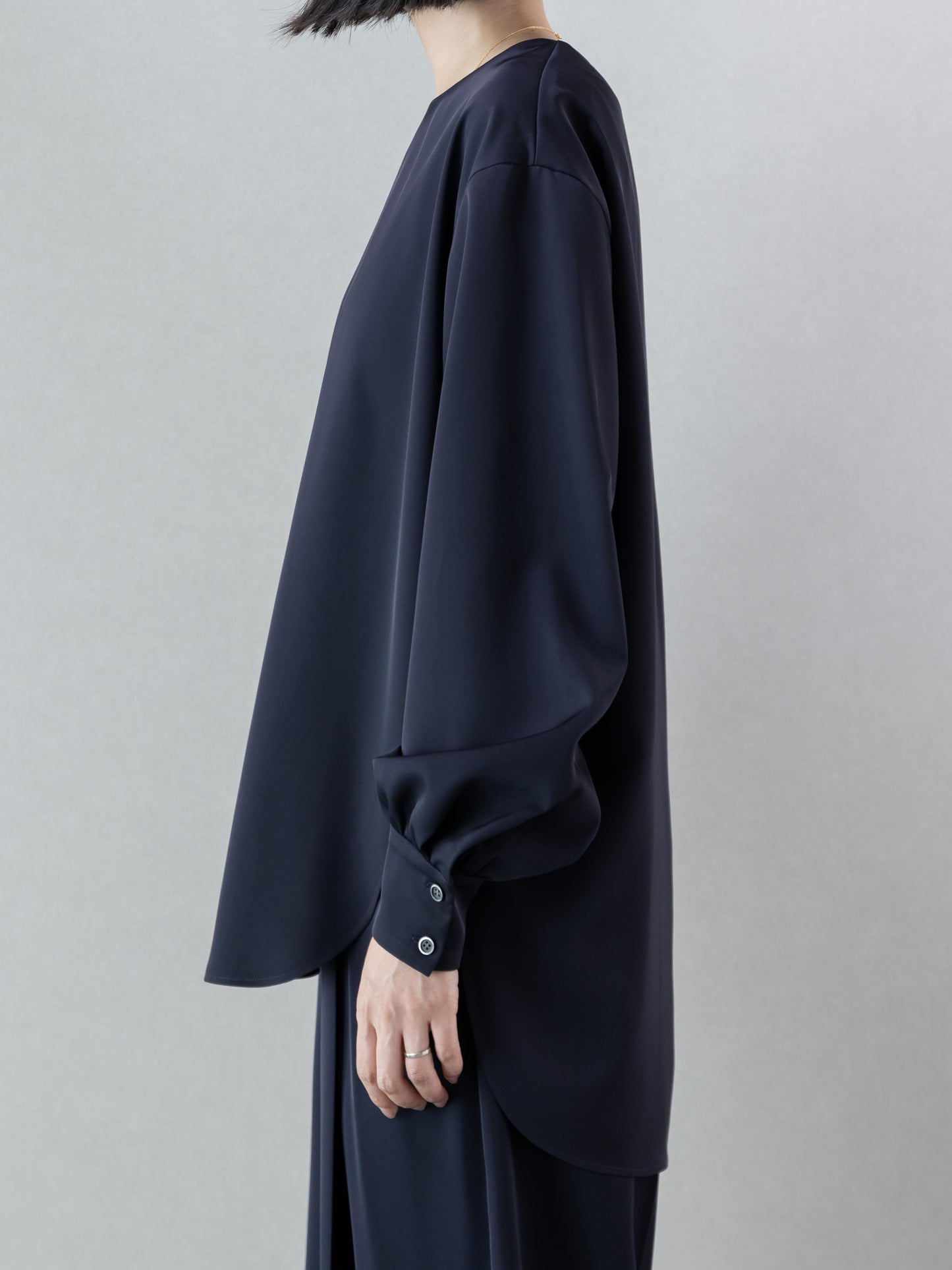【pre order】round neck blouse -triacetate-