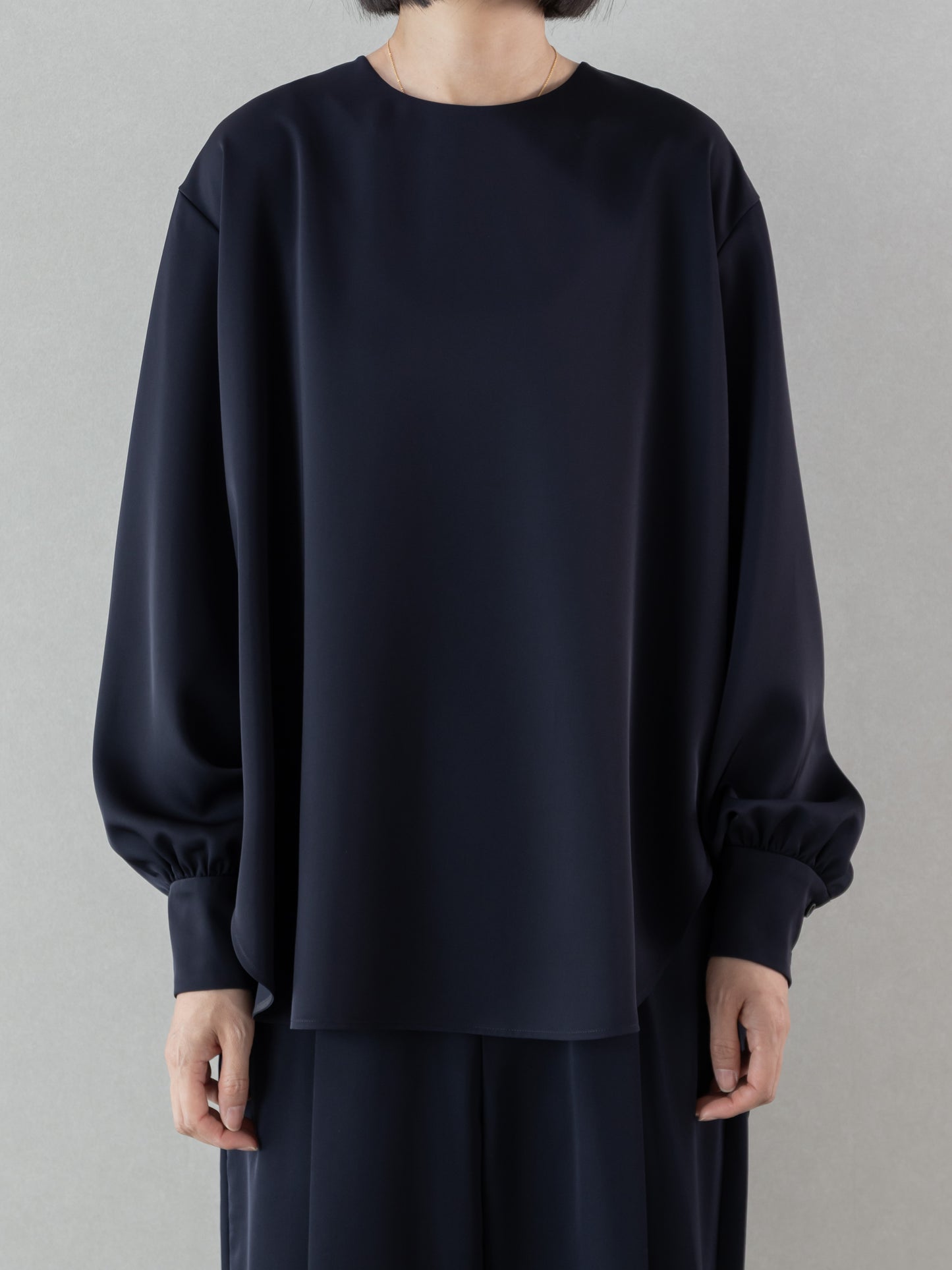【pre order】round neck blouse -triacetate-