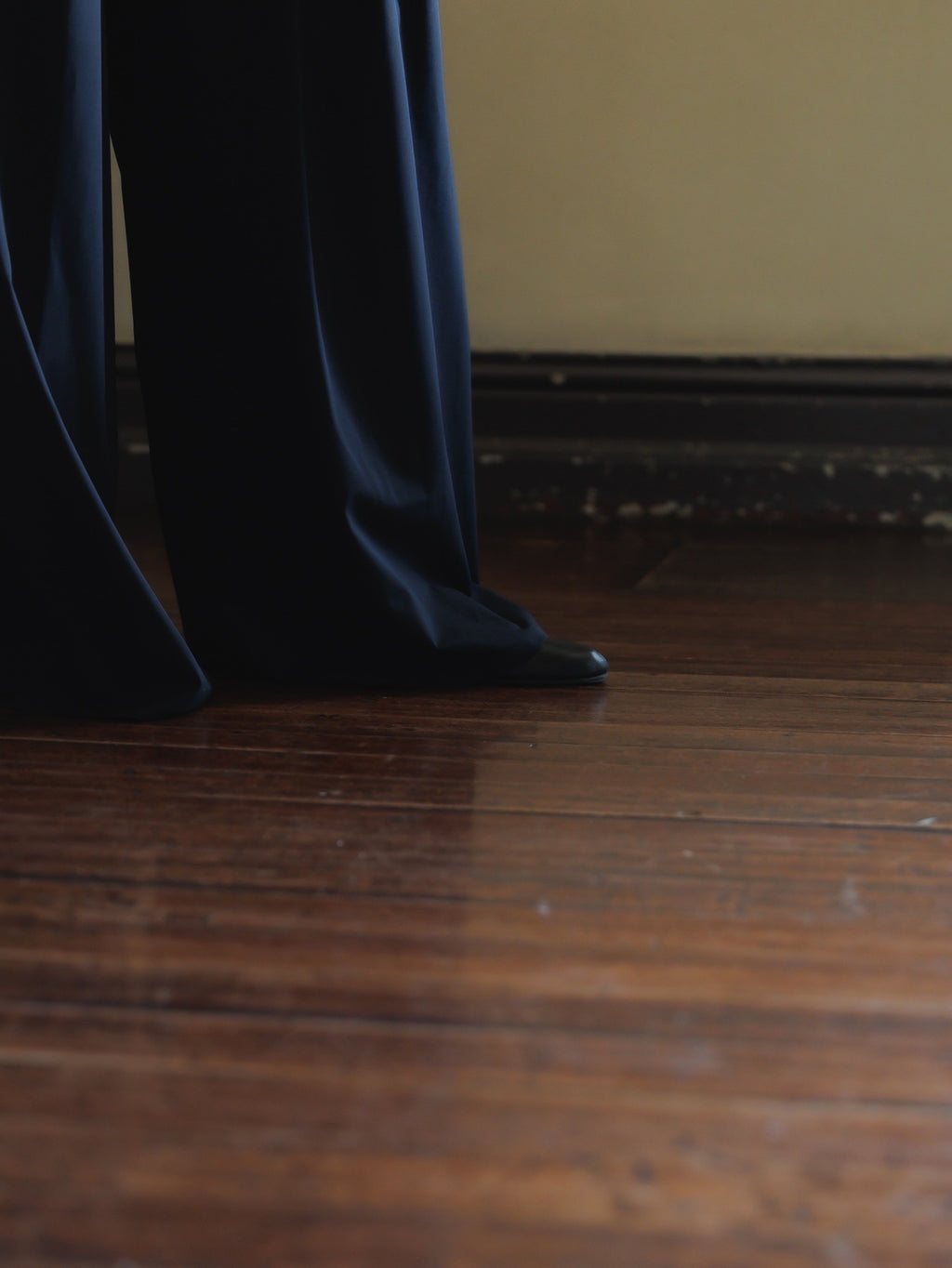 2-tuck so-wide pants (navy)