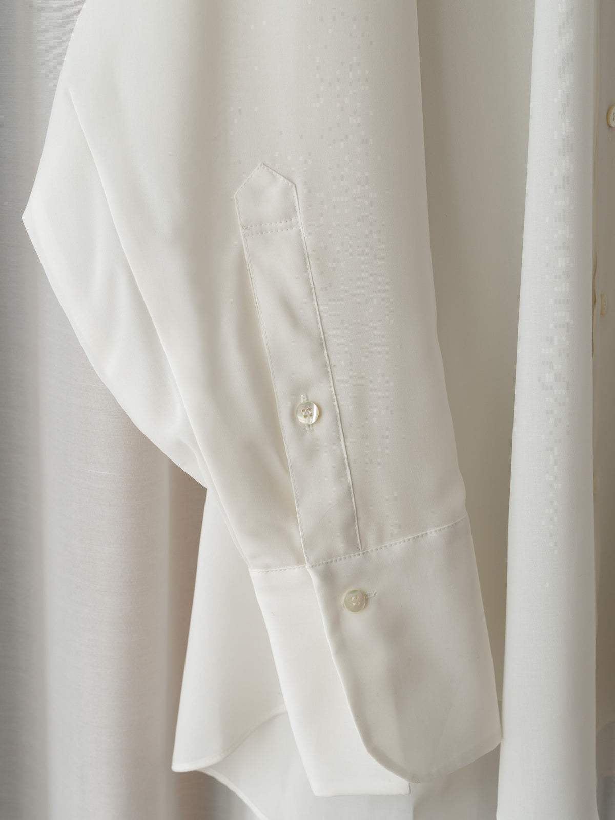 calm air shirt(white)